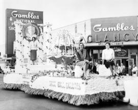 Homecoming parade float, St. Cloud State University