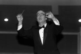 Bruce Moss conducts the Wind Ensemble, St. Cloud State University