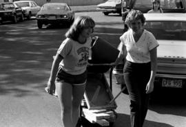 Students move belongings during Move In day, St. Cloud State University