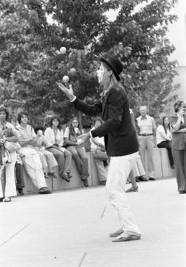 Juggler performs, Lemonade Fair, St. Cloud State University