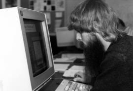 Student uses a computer, St. Cloud State University