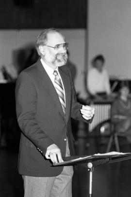 Kenton Frohrip conducts, St. Cloud State University