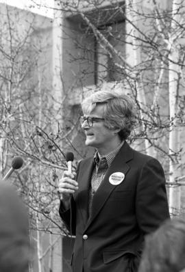 Rudy Boschwitz campaigns for Senate, St. Cloud State University