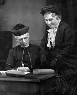 Sinclair Lewis in a production of Shadow and Substance