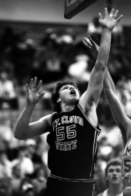 Basketball player Jeff Hergott during a basketball game against Bemidji State University, St. Cloud State University