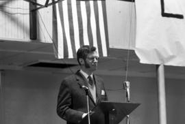 Don Sikkink speaks at a Vietnam war protest at the St. Cloud Civic Center