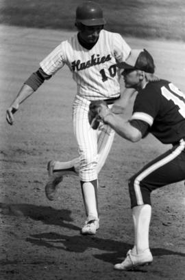 Jim Eisenreich runs to a base during the St. Cloud State University baseball game against Southwest State University