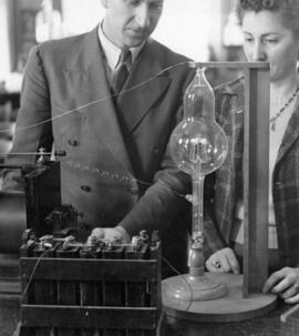 Students conduct an experiment, St. Cloud State University