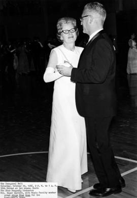 Robert and Alice Wick dance together, Robert Wick inauguration, St. Cloud State University