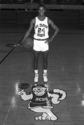 Basketball player Reggie Perkins, St. Cloud State University