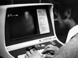 A student uses the new online library catalog, St. Cloud State University