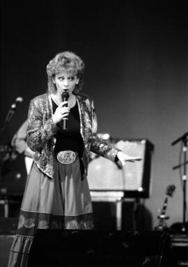 Reba McEntire performs at Stewart Hall (1948), St. Cloud State University