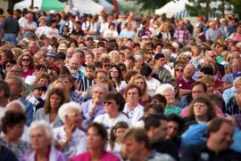 A crowd gathers to watch the orchestra perform, Lemonade Concert and Art Fair, St. Cloud State University