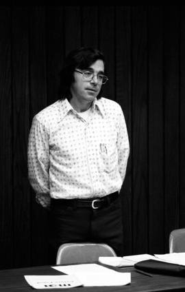 Faculty member Bill Langen at a campus strike union meeting, St. Cloud State University